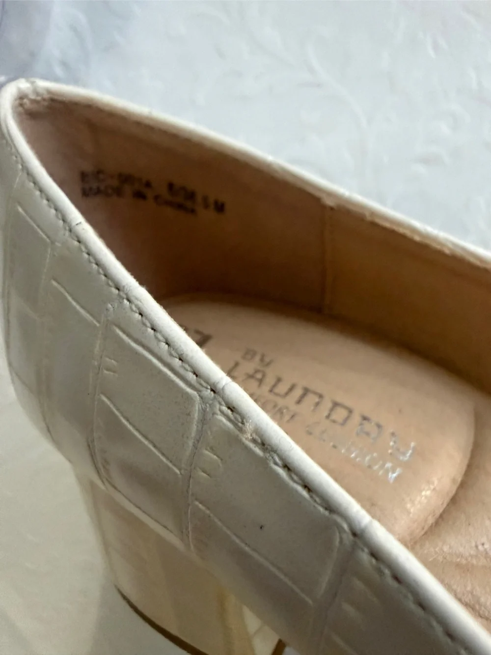 CL bu Chinese Laundry Cream Bog Ben Block Heel. 6M